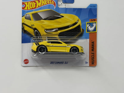 Hot Wheels Muscle Mania 2017 Chevrolet Camaro ZL1 1:64 Diecast Yellow Short Card