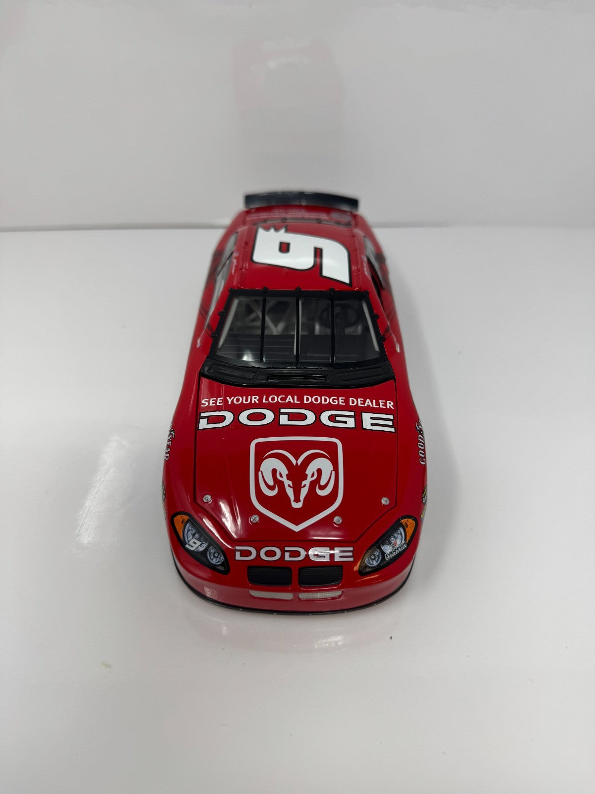 Action NASCAR Kasey Kahne #9 Dodge Dealers 2004 Intrepid 1:24 Diecast