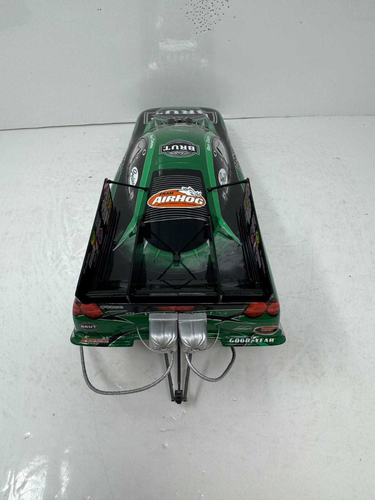 Milestone Ron Capps NHRA Brut 2005 Dodge Stratus Funny Car 1:16 Scale