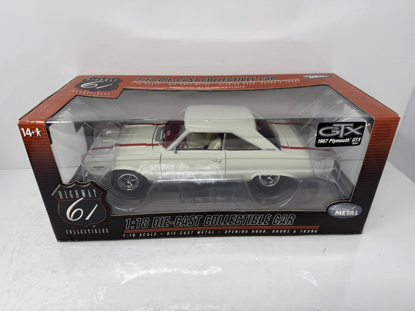 Highway 61 1967 Plymouth GTX 1:18 Diecast