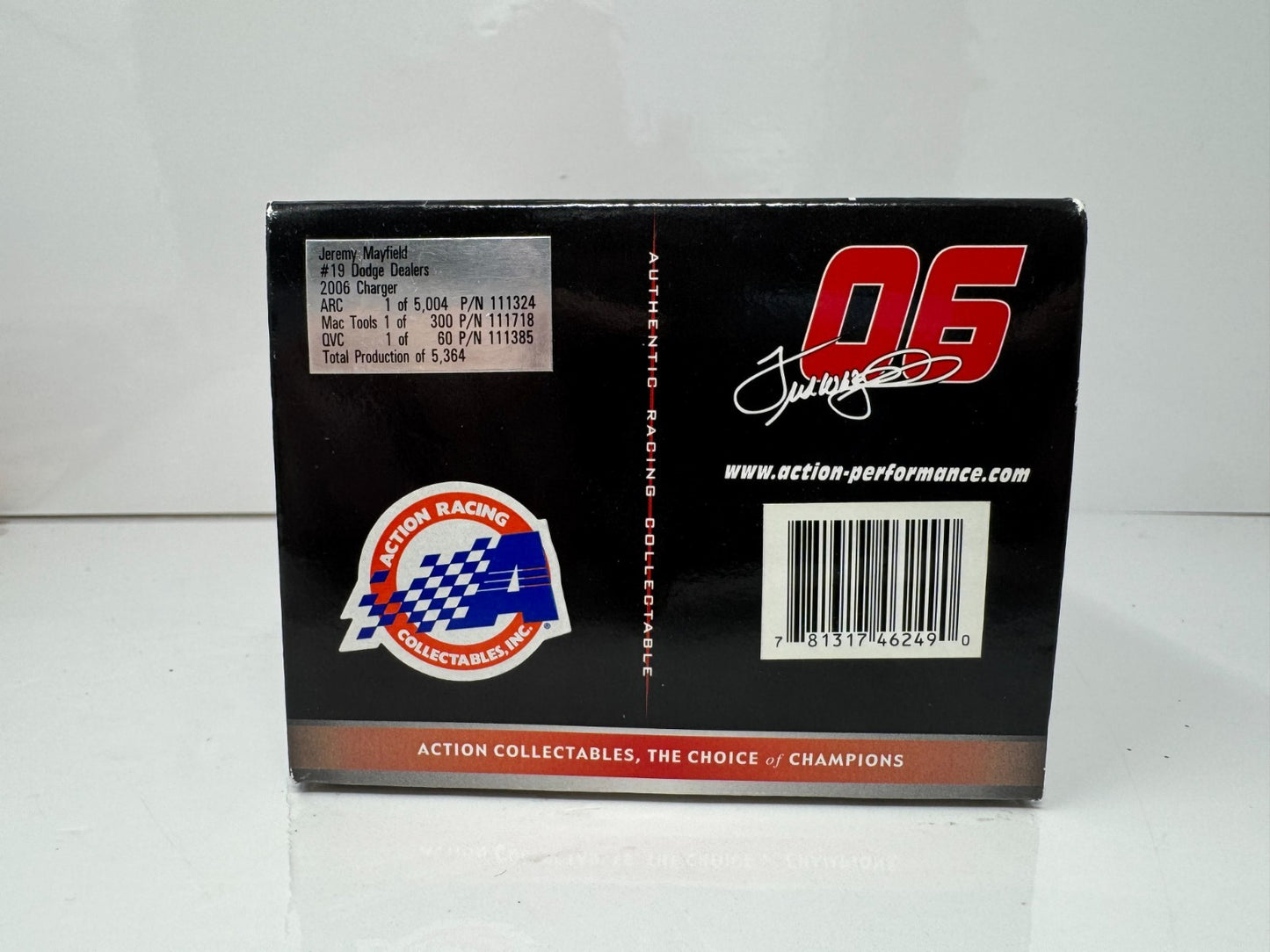 Action NASCAR Jeremy Mayfield #19 Dodge Dealers 2006 Dodge Charger 1:24 Diecast