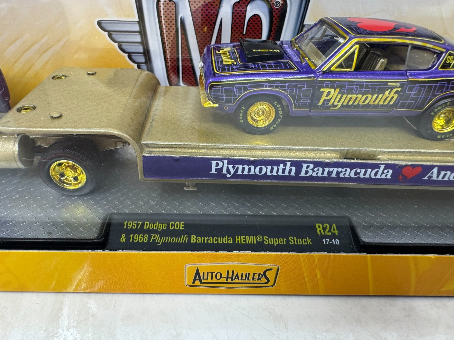 M2 Machines Auto Haulers Dodge COE & 1968 Plymouth Barracuda HEMI 1:64 Diecast