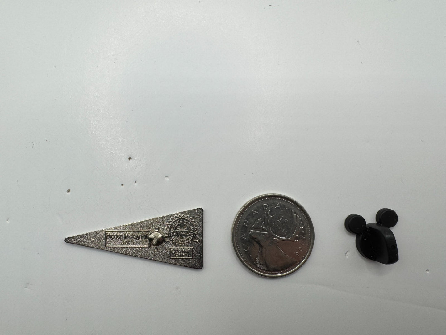 WDW Walt Disney Purple World Pennant Hidden Mickey Trading Pin DC2S11