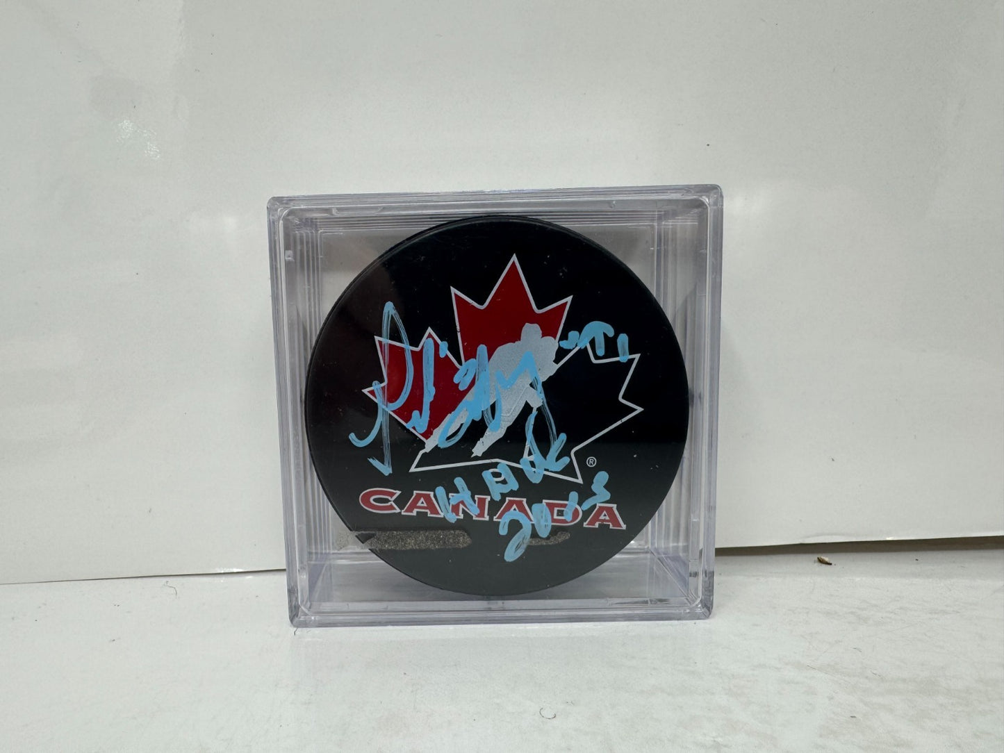 Geraldine Heaney Team Canada Signed NHL Autograph Puck Blue Auto