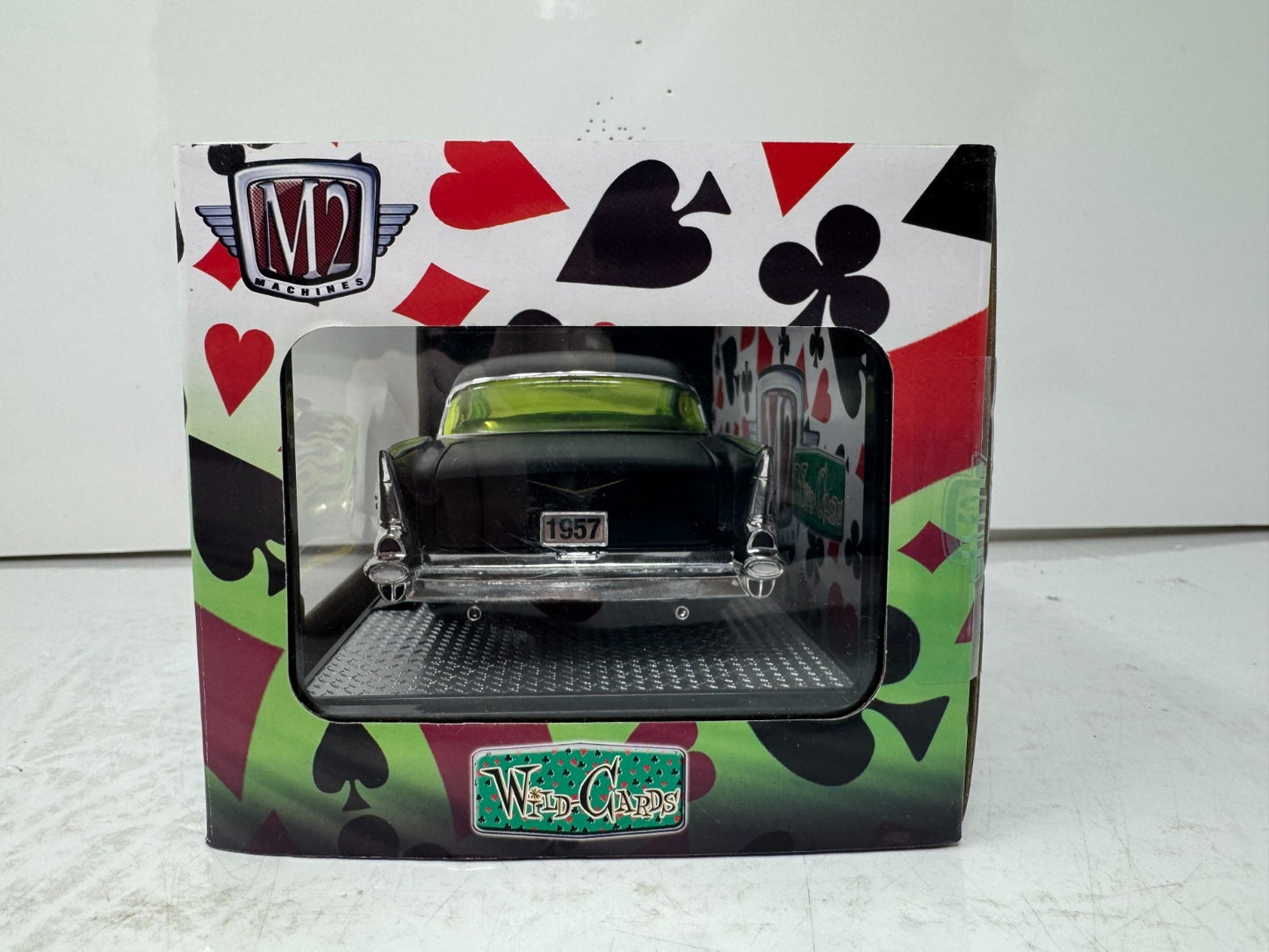 M2 Machines 1957 Chevrolet Bel Air Hardtop Wild Cards 1:24 Diecast