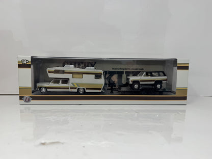 M2 Machines 1974 Chevrolet Cheyenne Super 30 & K5 Blazer 1:64 Diecast