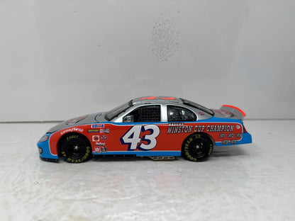 Action Nascar #43 Richard Petty Victory Lap / 7x Champion 2003 1:24 Diecast