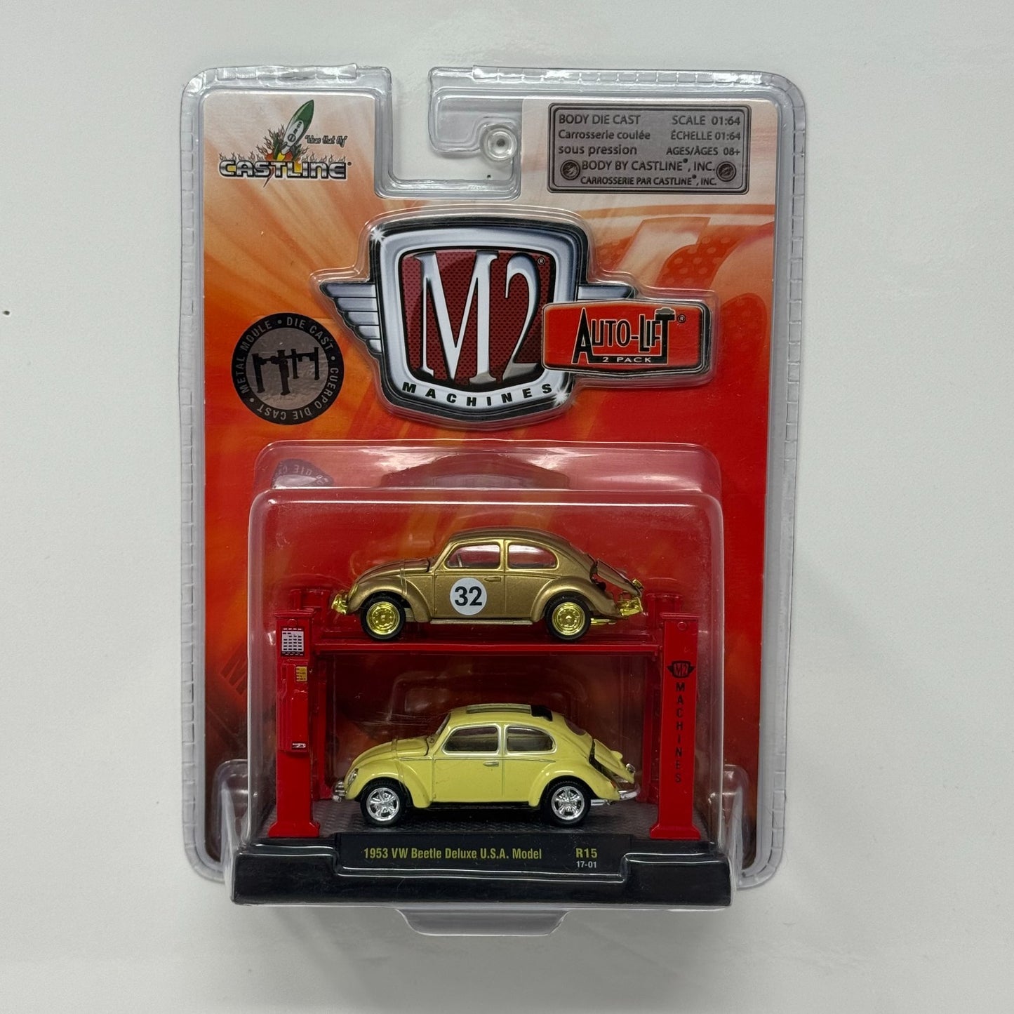 M2 Machines Auto-Lift 1953 Volkswagen Beetle Deluxe Model CHASE 1:64 Diecast