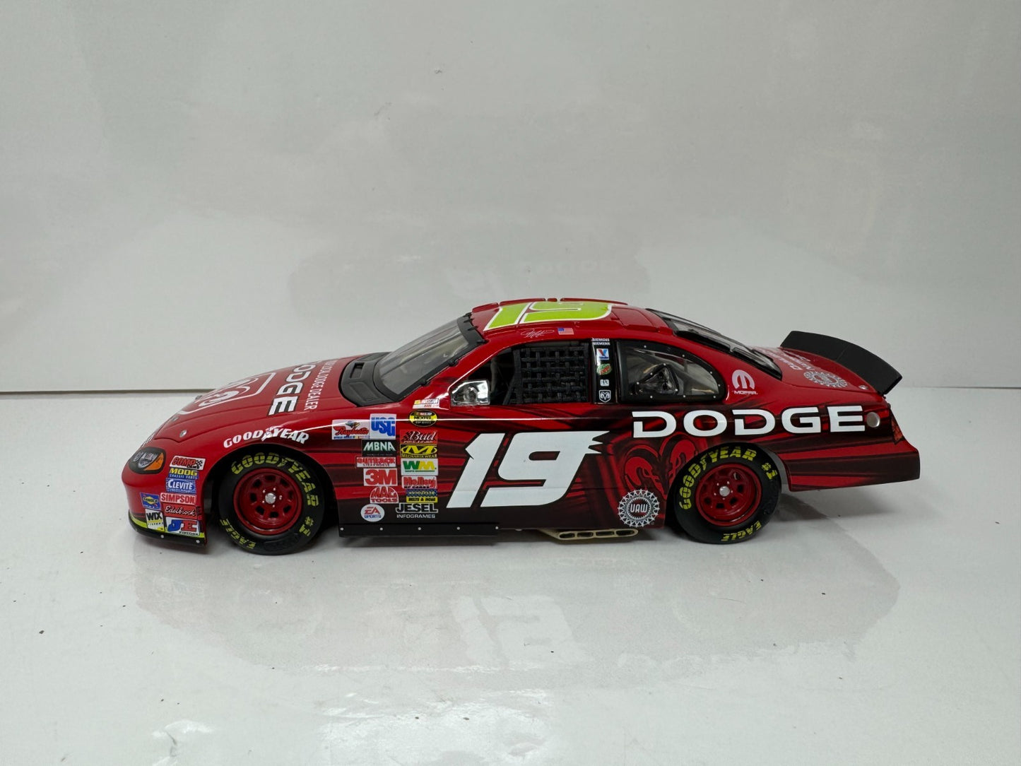 Action NASCAR Jeremy Mayfield #19 Dodge Dealers 2004 Intrepid BANK 1:24 Diecast