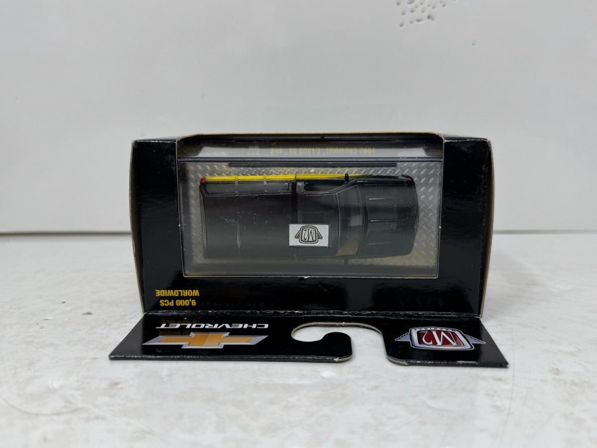 M2 Machines Chevrolet 1992 Chevrolet C1500 SS 454 1:64 Diecast