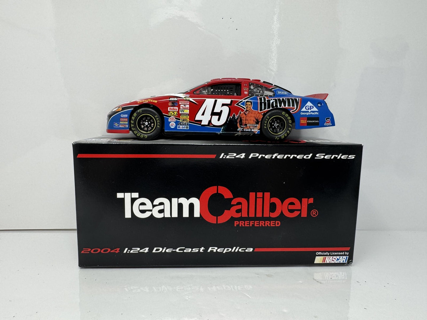Team Caliber Nascar Kyle Petty #45 Brawny 2004 Dodge 1:24 Diecast