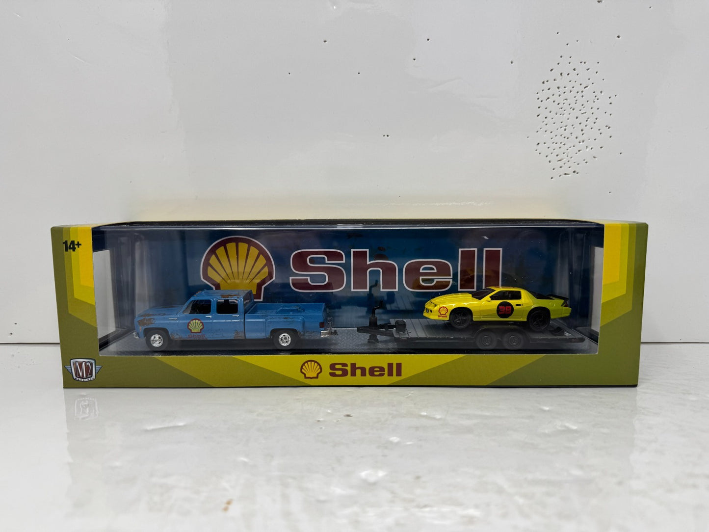 M2 Machines Shell 1977 Chevrolet Cheyenne Super 30 & Camaro IROC-Z 1:64 Diecast