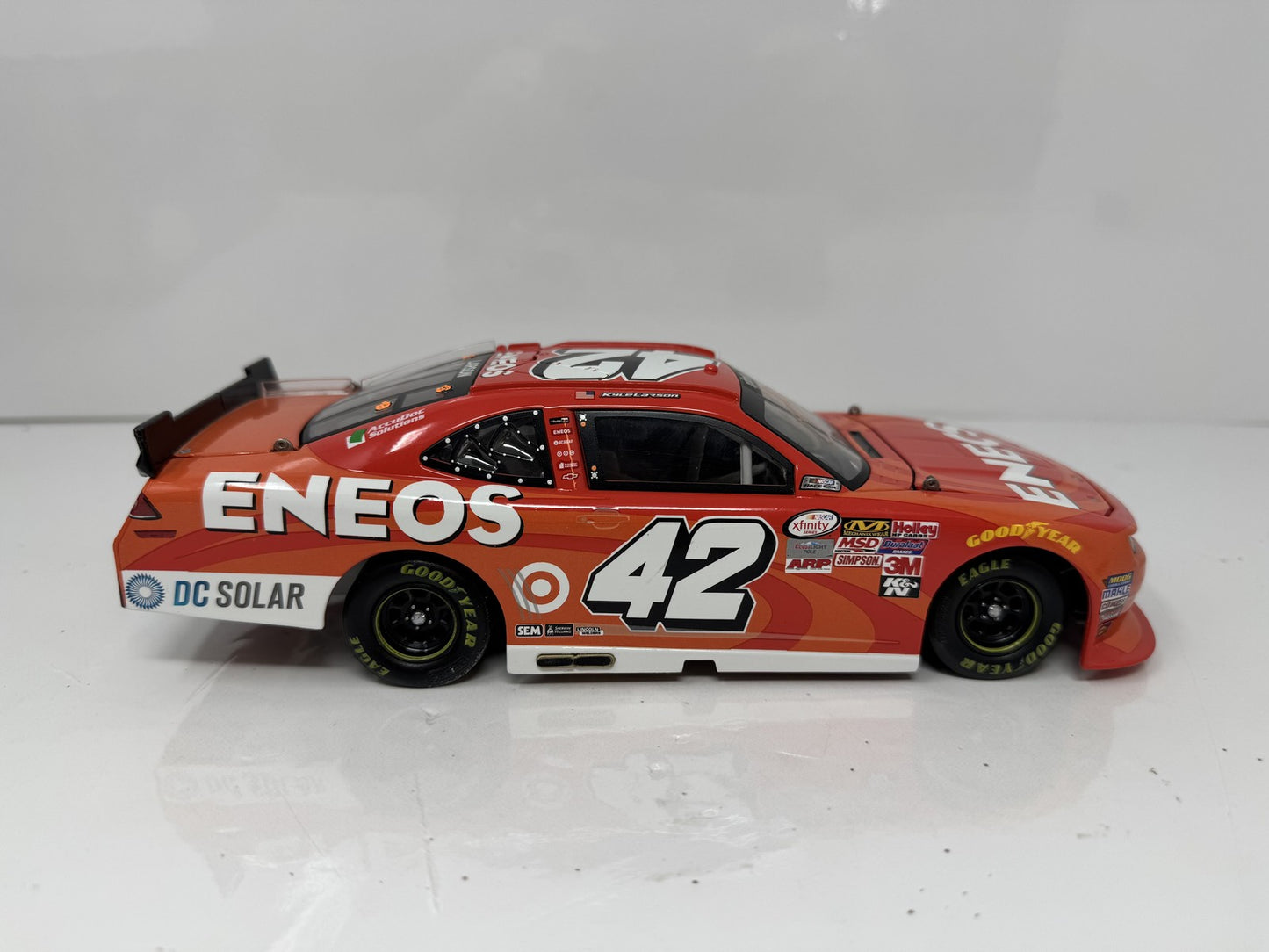 Lionel NASCAR Kyle Larson #42 ENEOS 2018 Chevy Camaro Autographed 1:24 Diecast