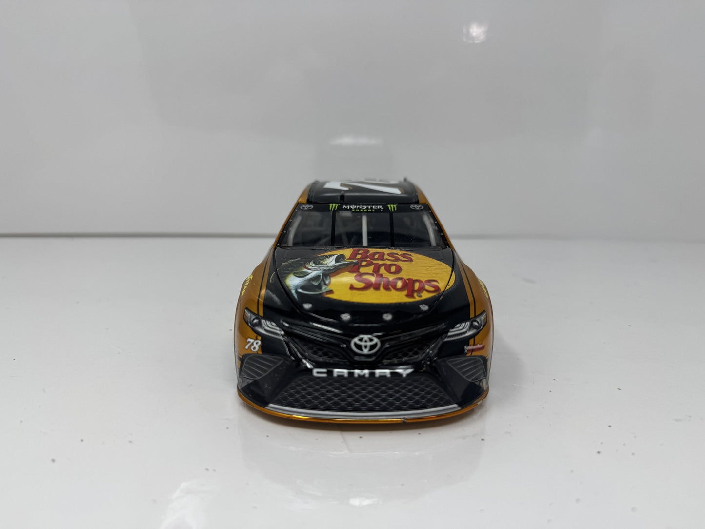 Lionel NASCAR Martin Truex Jr #78 Bass Pro 2017 Toyota Camry Chrome 1:24 Diecast