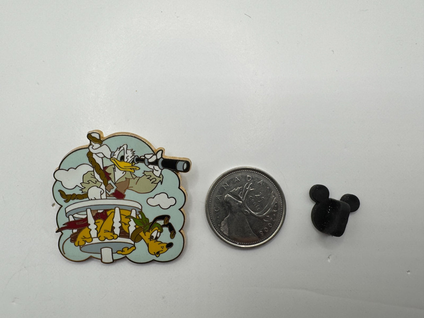 Disney Donald and Pluto Pirates Starter Trading Pin DC1S7