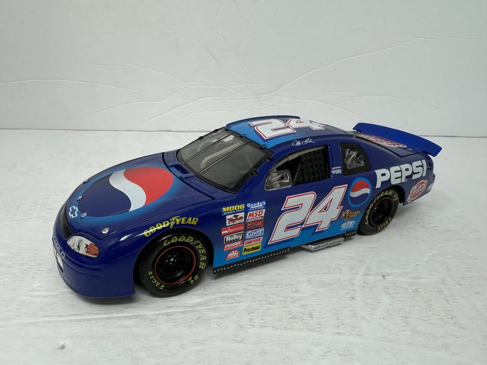 Action Nascar #24 Jeff Gordon Pepsi 1999 Chevrolet Monte Carlo 1:24 Diecast