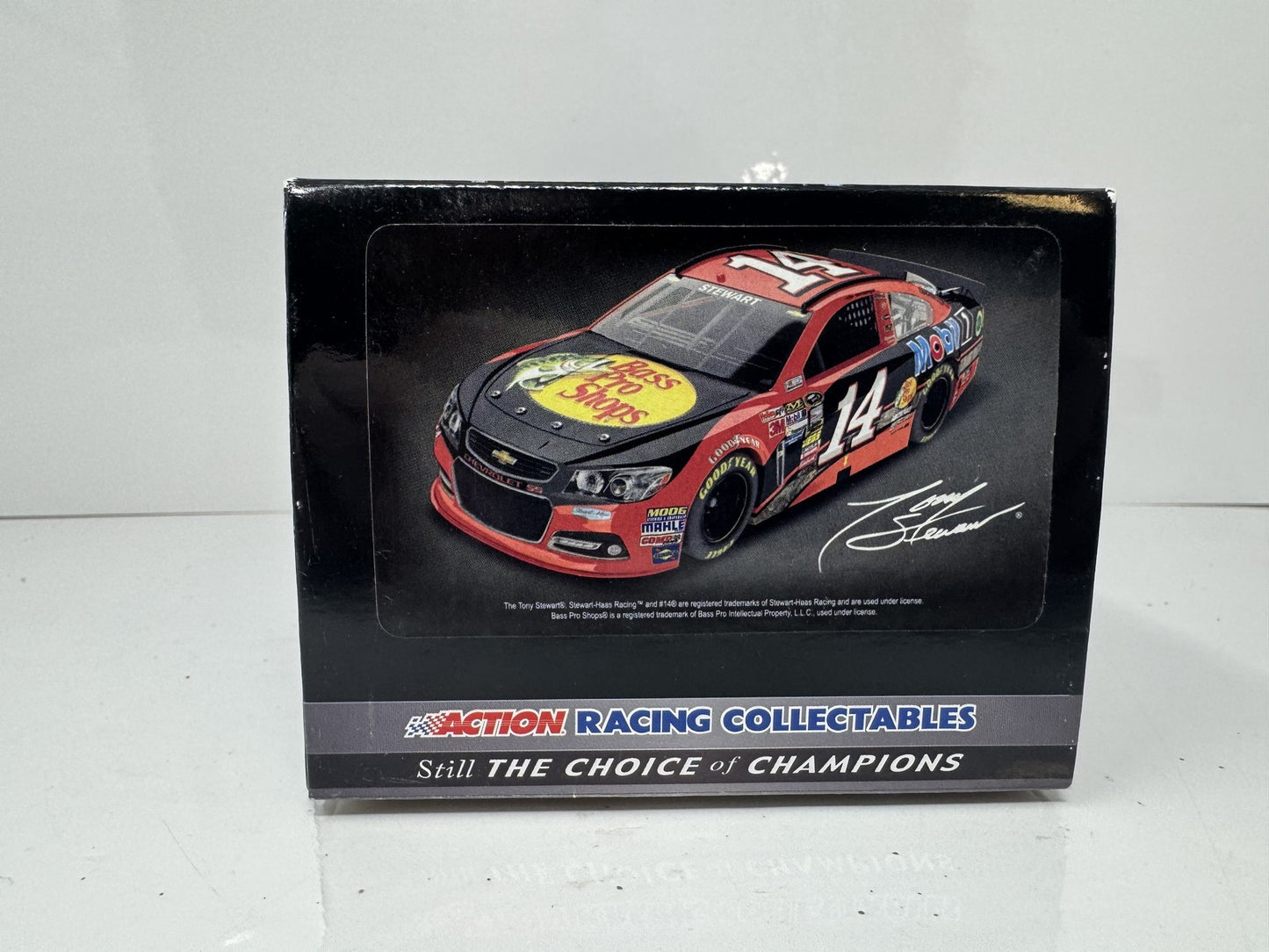 Lionel NASCAR Tony Stewart #14 Bass Pro Shops Orange 2013 Chevy SS 1:24 Diecast