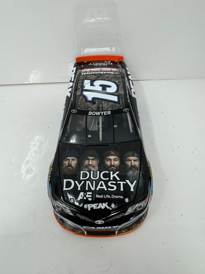 Action NASCAR Clint Bowyer #15 Peak Duck Dynasty 2013 Toyota Camry 1:24 Diecast