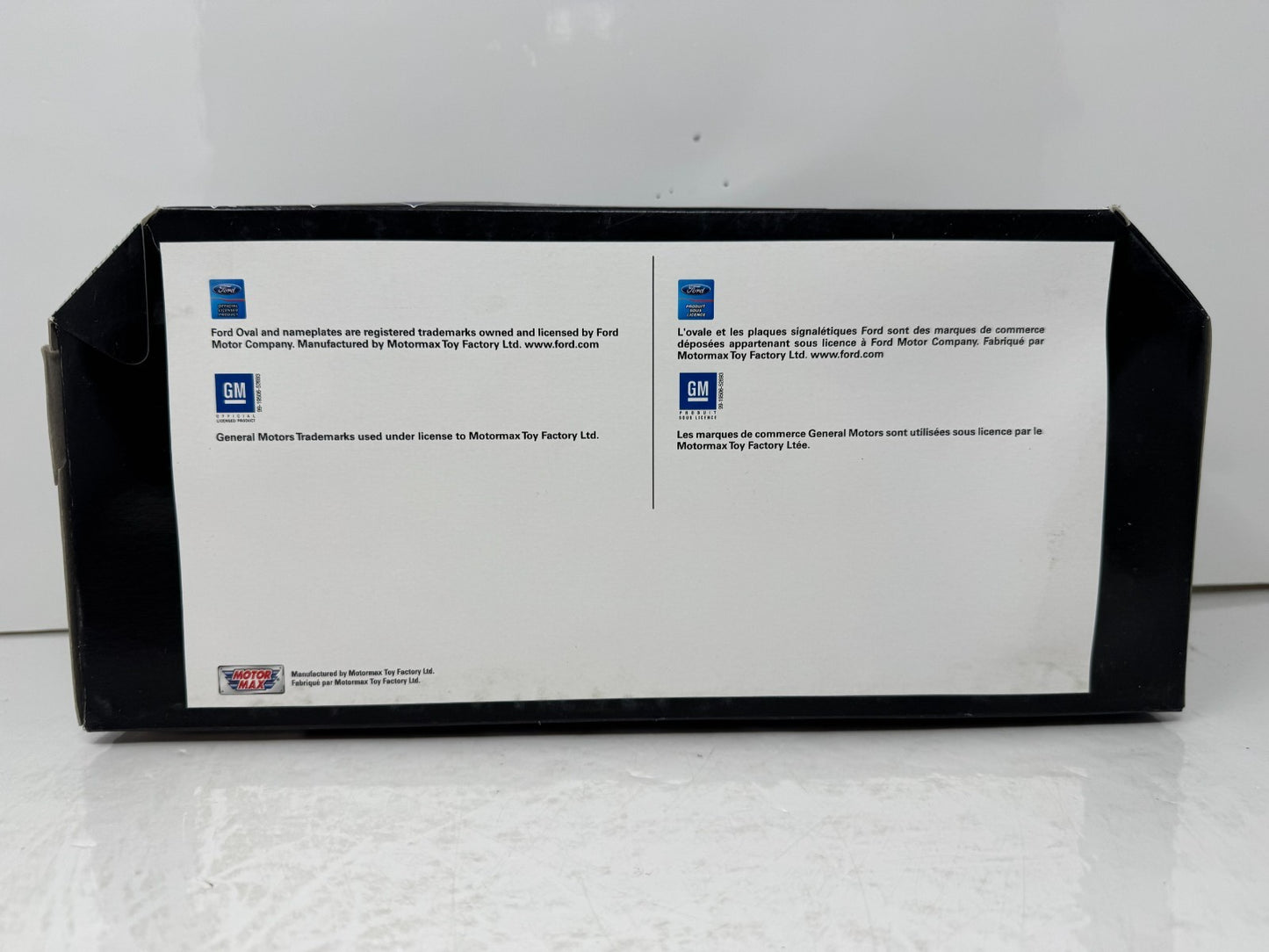 Motormax 1932 Ford Coupe Hot Rod Black w/ Flames 1:18 Diecast Car