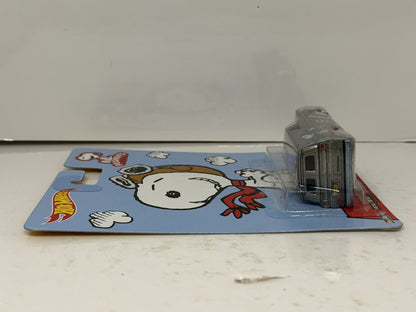 Hot Wheels Peanuts Snoopy 1964 GMC Panel 1:64 Diecast Real Riders