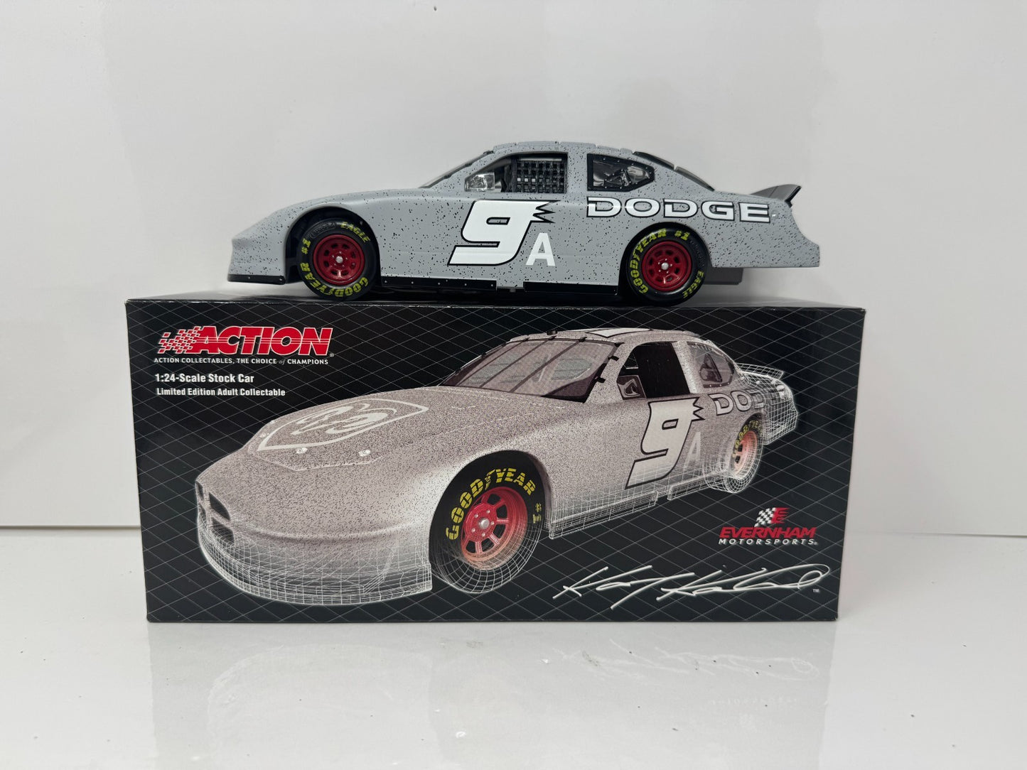 Action NASCAR Kasey Kahne #9 Dodge Dealers Test Car 2005 Charger 1:24 Diecast