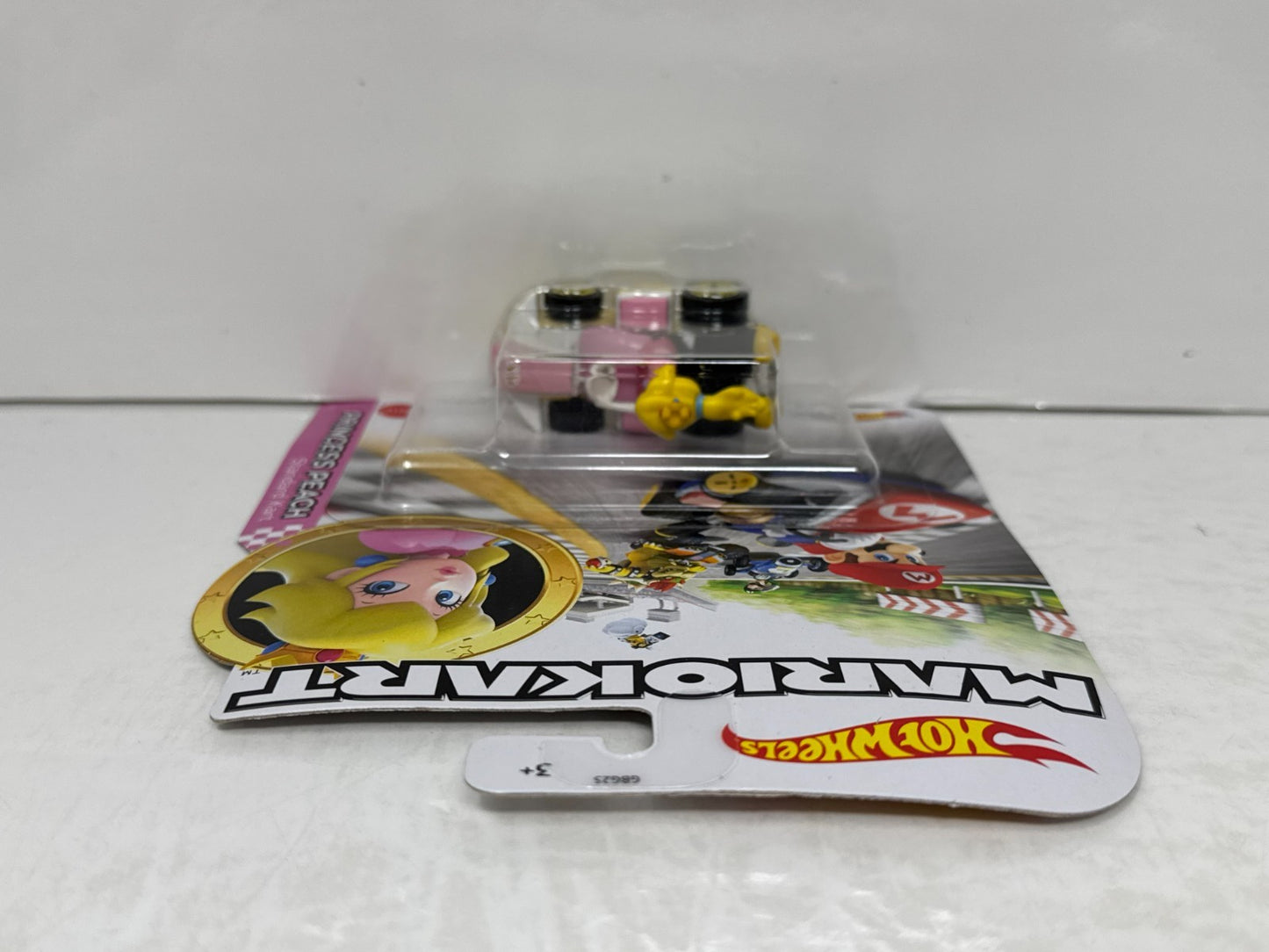 Hot Wheels Mario Kart Princess Peach Standard Kart 1:64 Diecast