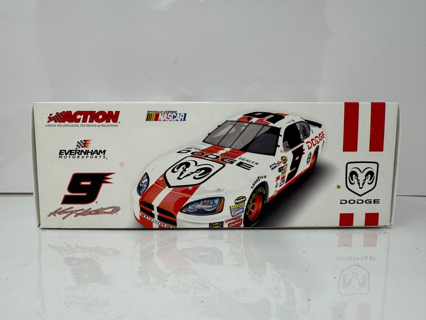 Action NASCAR Kasey Kahne #9 Reverse Pit Cap Car 2005 Dodge Charger 1:24 Diecast
