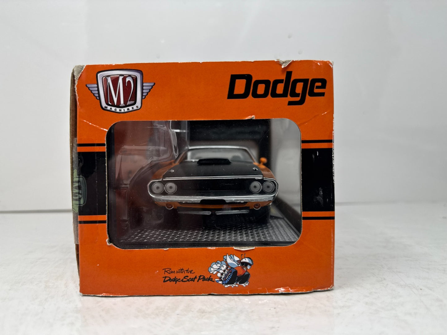 M2 Machines 1970 Dodge Challenger TA Dodge Scat Pack 1:24 Diecast