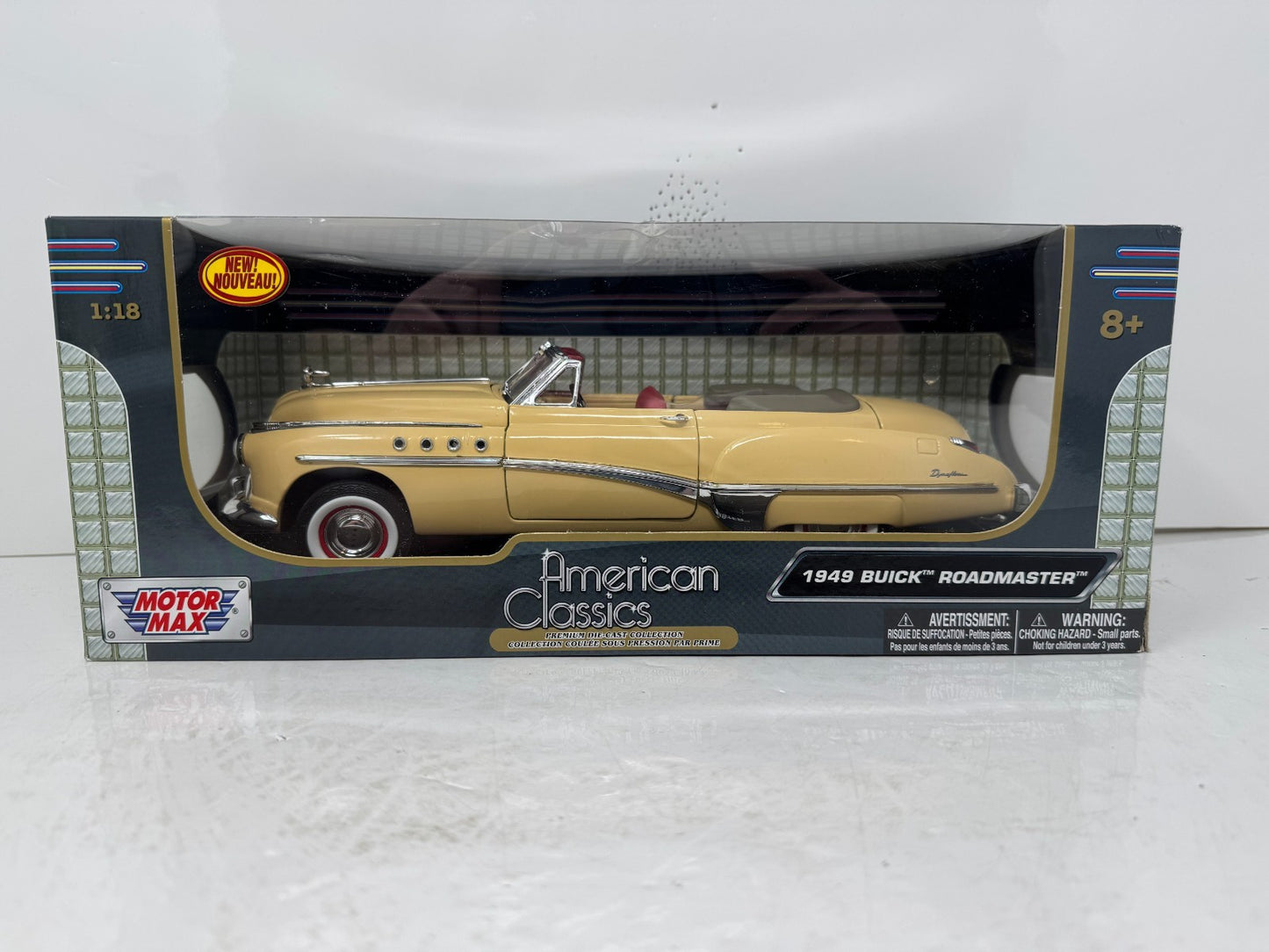 Motormax 1949 Buick Roadmaster Convertible 1:18 Diecast Yellow