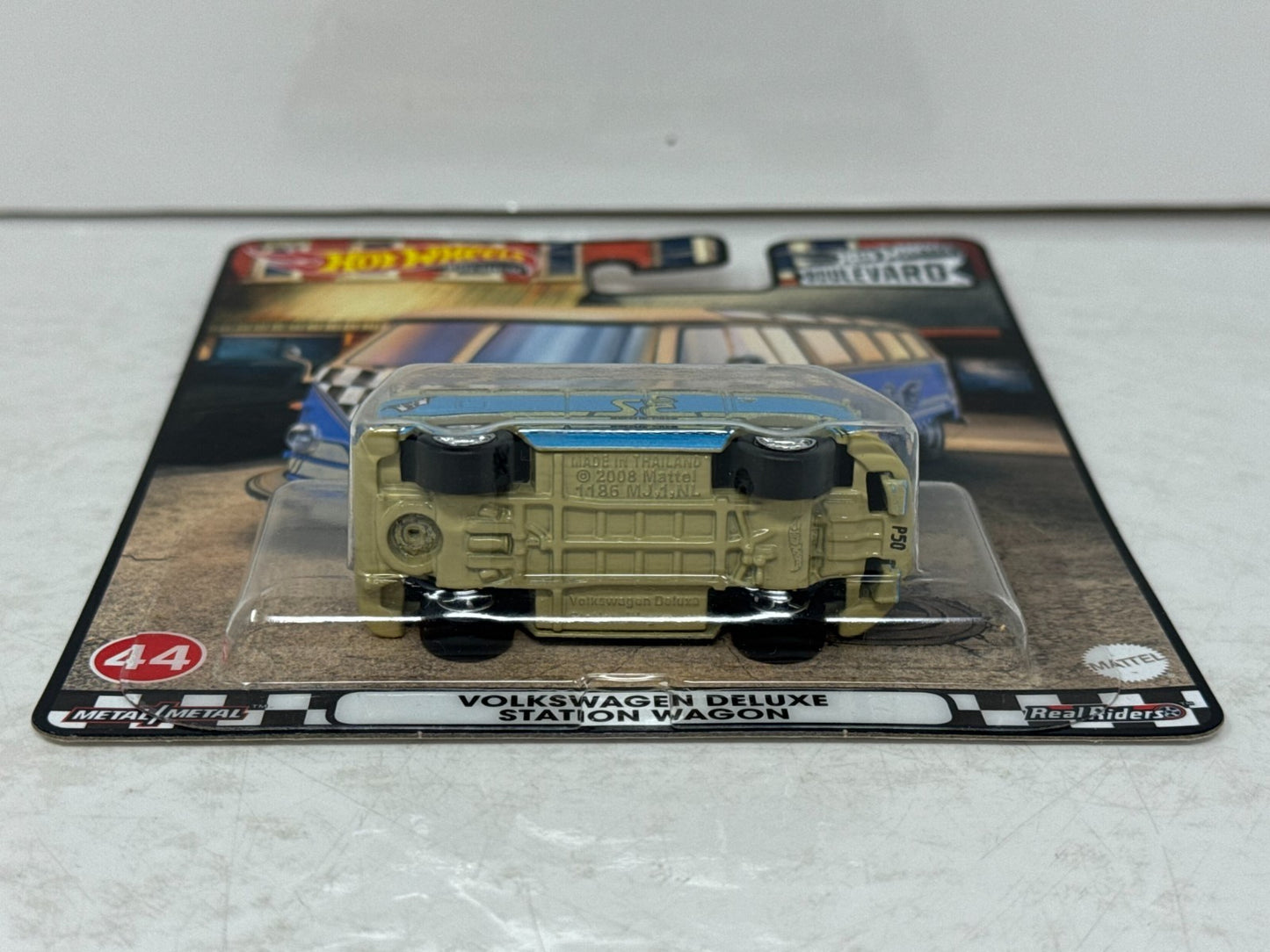 Hot Wheels Premium Boulevard #44 Volkswagen Deluxe Station Wagon 1:64 Diecast
