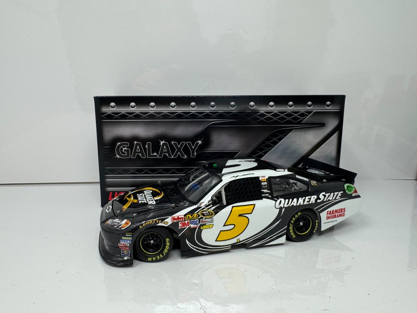 Lionel NASCAR Kasey Kahne #5 Quaker State Galaxy 2012 Chevy Impala 1:24 Diecast