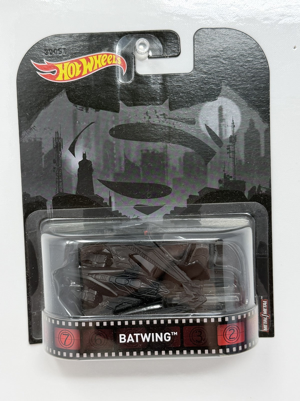 Hot Wheels Retro Entertainment Batman v Superman Batwing 1:64 Diecast