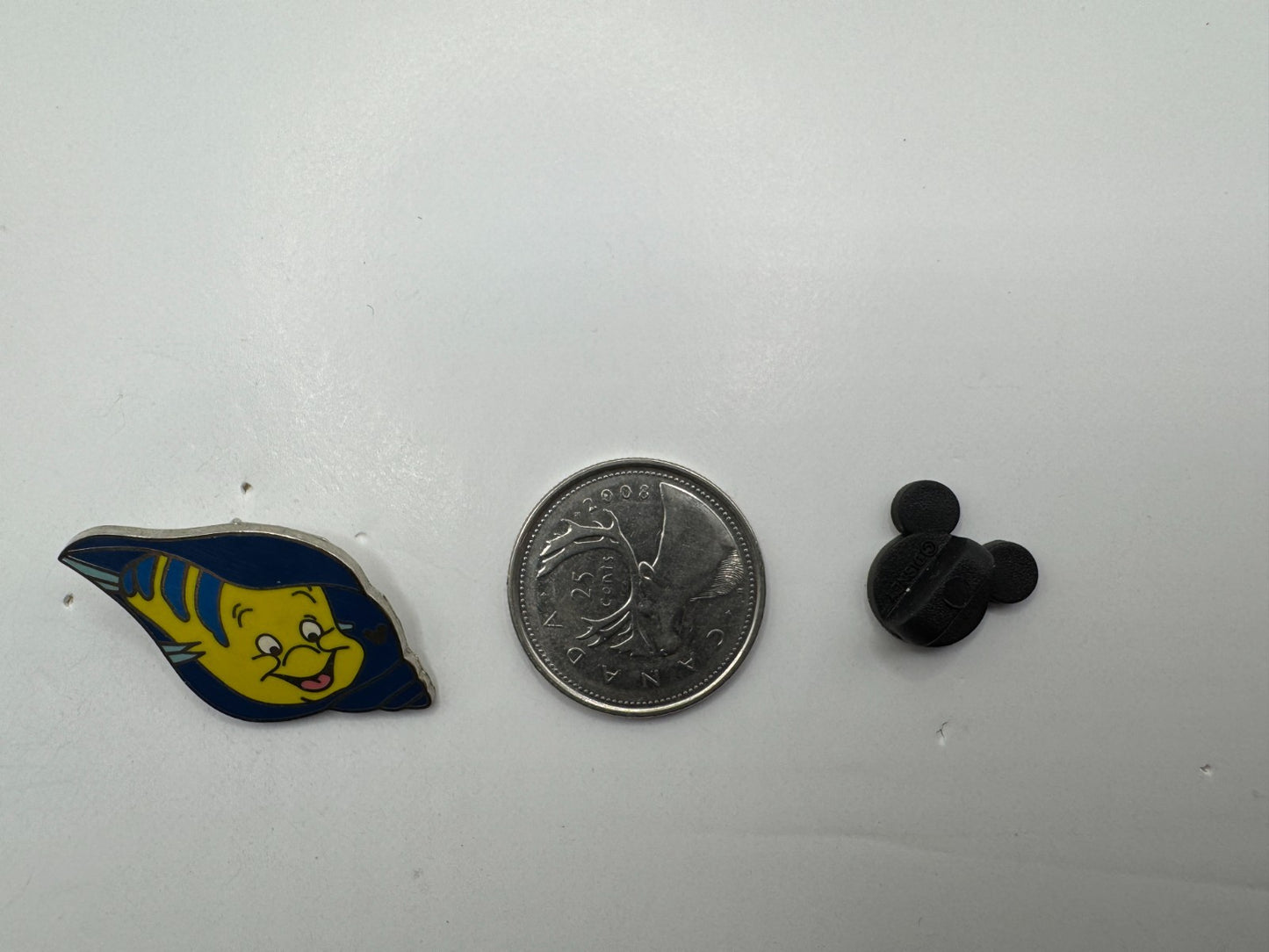 DLR Disney Flounder Little Mermaid Shell Hidden Mickey Trading Pin DC1S11