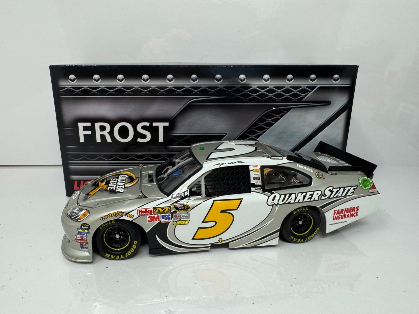 Lionel NASCAR Kasey Kahne #5 Quaker State Frost 2012 Chevy Impala 1:24 Diecast