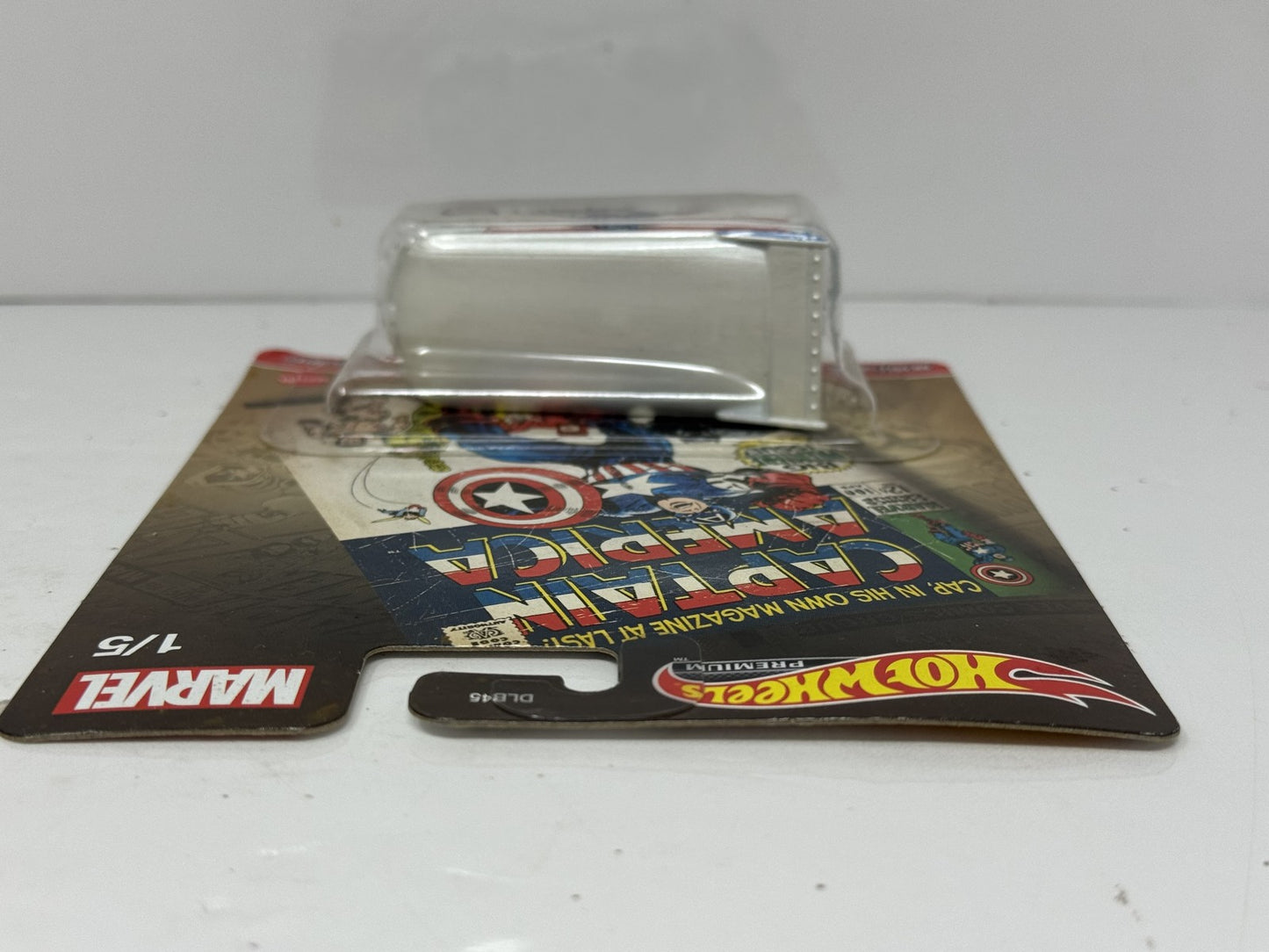 Hot Wheels Premium Marvel Captain America Volkswagen T1 Drag Bus 1:64 Diecast