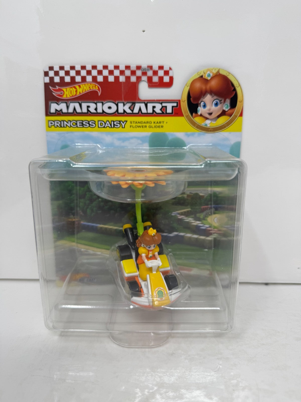 Hot Wheels Mario Kart Princess Daisy Standard Kart + Flower Glider 1:64 Diecast