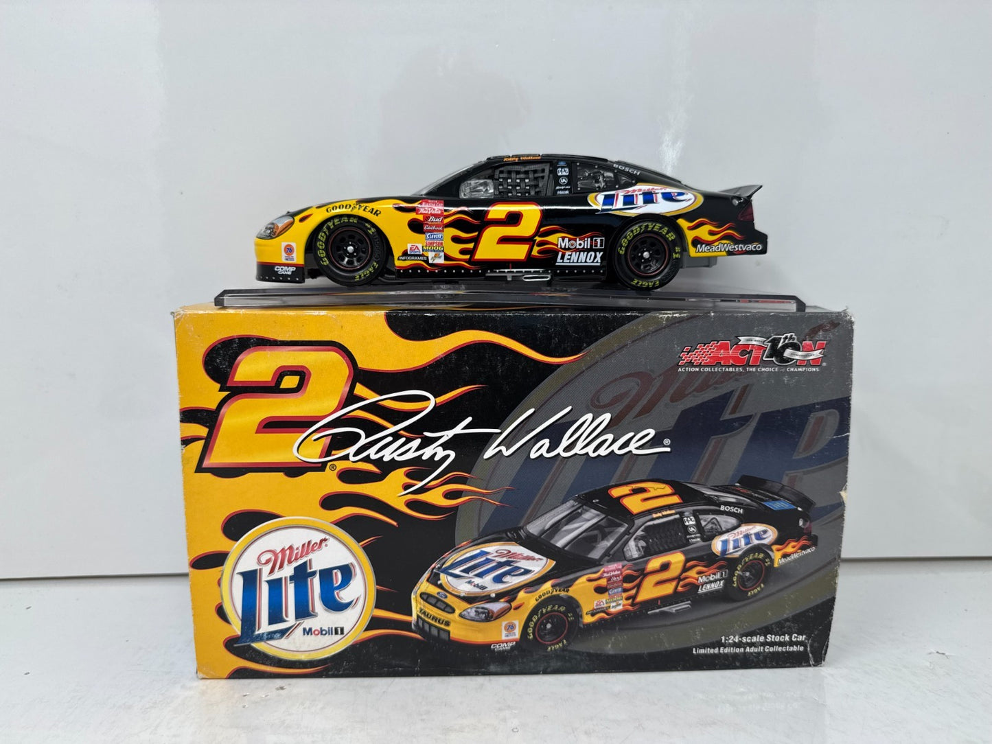 Action Nascar #2 Rusty Wallace Miller Lite Black 2002 Ford Taurus 1:24 Diecast