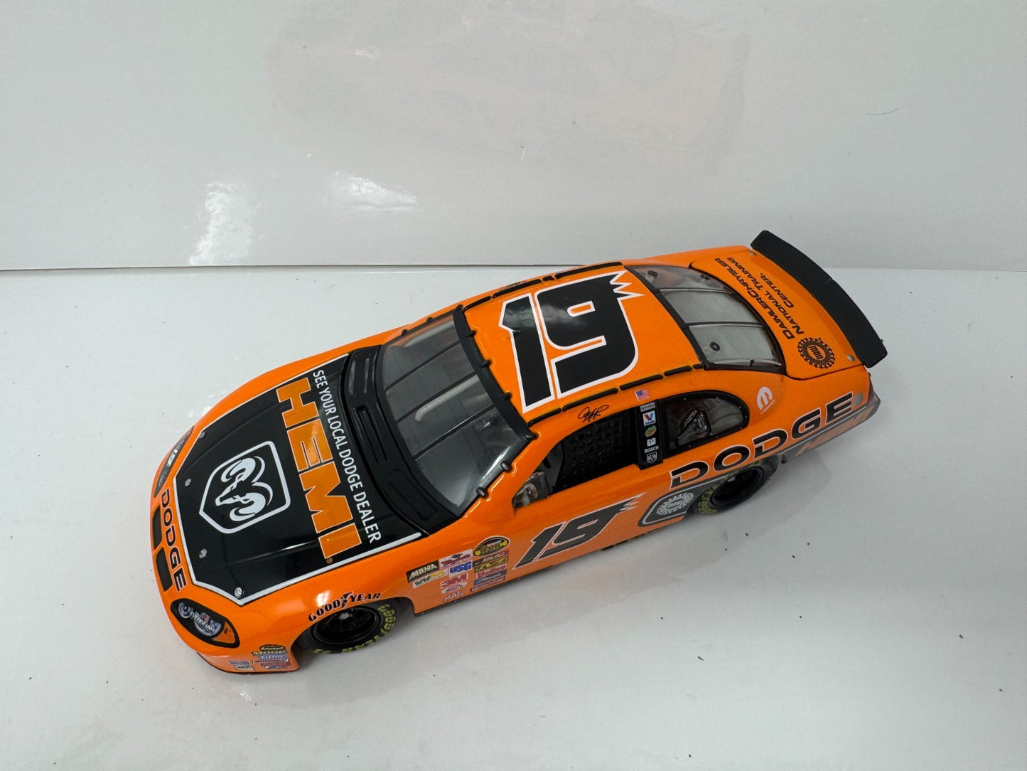 Action NASCAR Jeremy Mayfield #19 Dodge Dealers 2004 Dodge Intrepid 1:24 Diecast