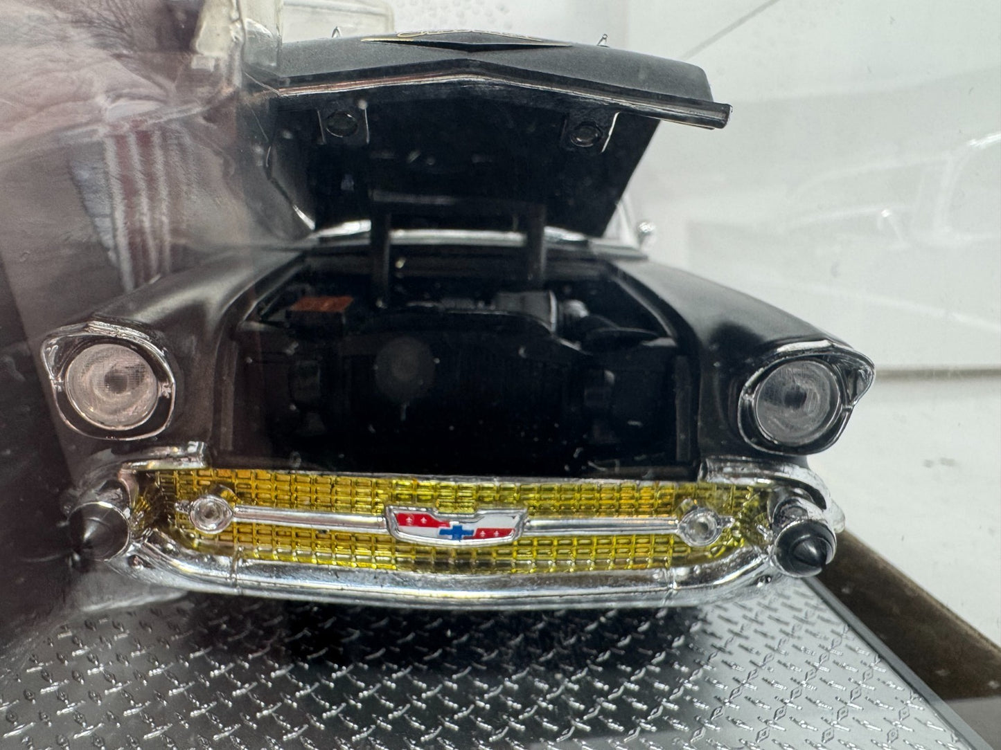 M2 Machines 1957 Chevrolet Bel Air Hardtop Titanium Edition 1:24 Diecast