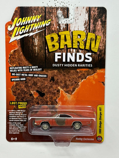 Johnny Lightning Barn Finds 1969 Dodge Charger R/T 1:64 Diecast