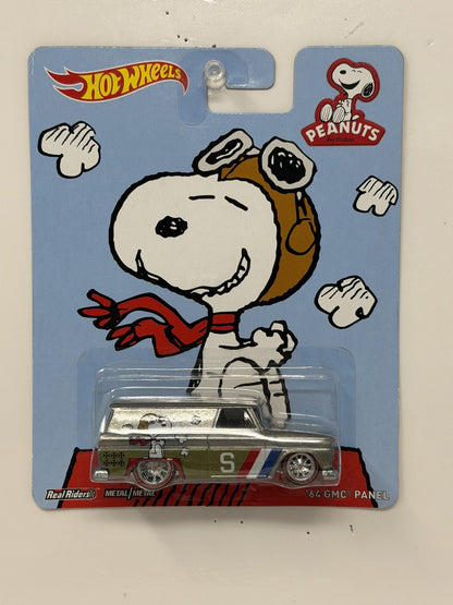 Hot Wheels Peanuts Snoopy 1964 GMC Panel 1:64 Diecast Real Riders