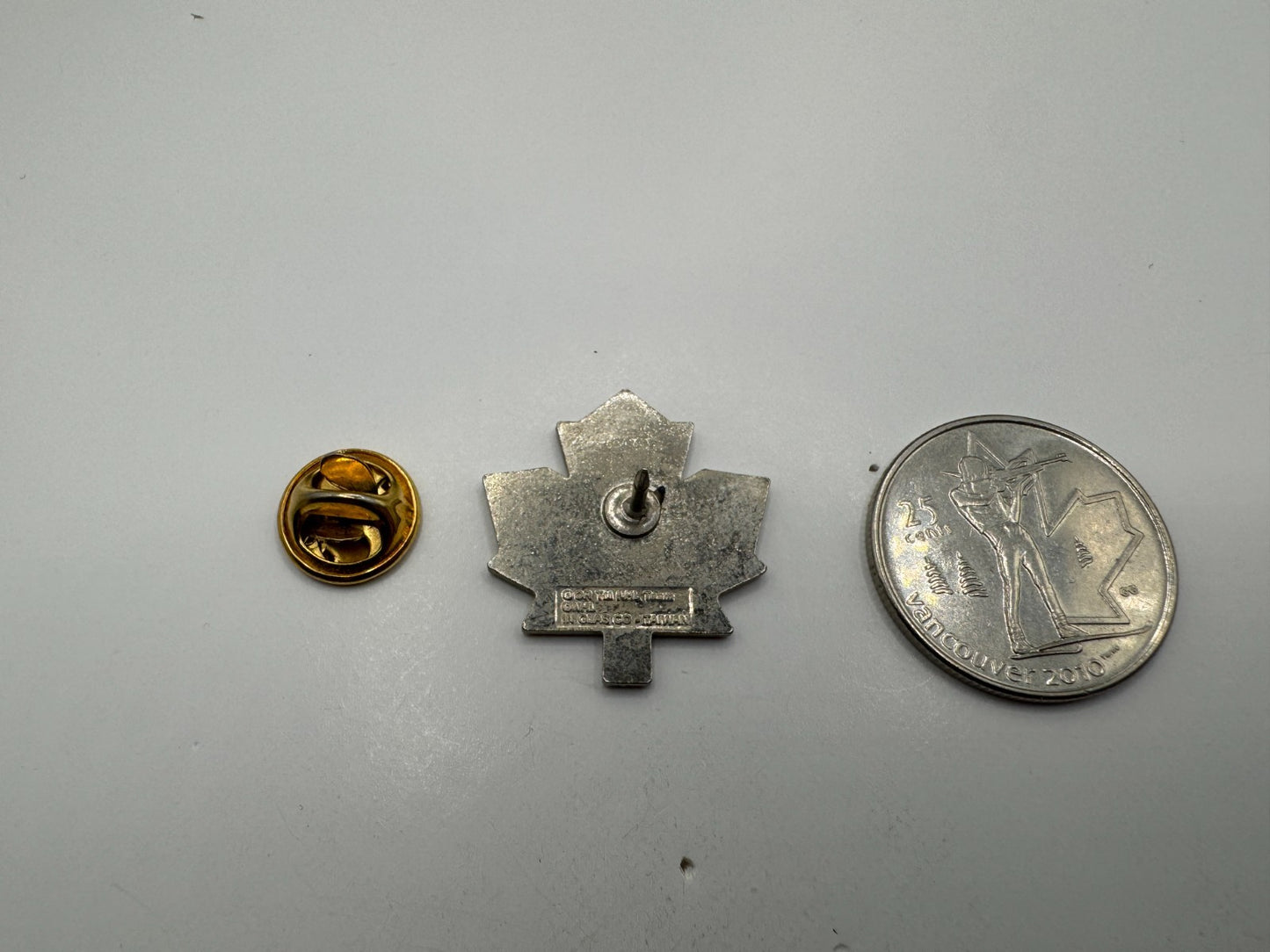 Toronto Maple Leafs Logo NHL Hockey Lapel Pin