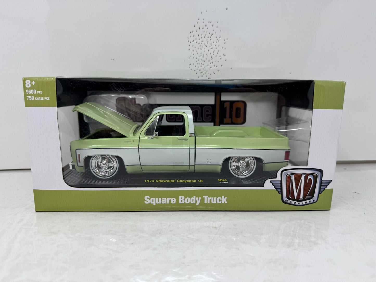 M2 Machines 1973 Chevrolet Cheyenne 10 Square Body Truck 1:24 Diecast