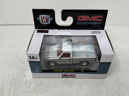 M2 Machines GMC Sierra 1988 GMC Sierra 1500 1:64 Diecast