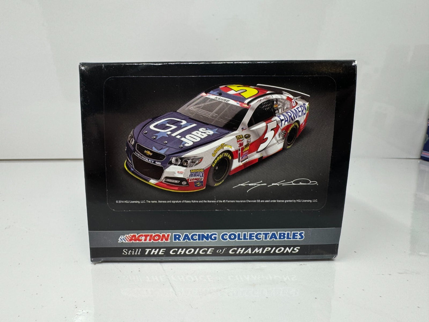 Lionel NASCAR Kasey Kahne #5 Farmers GI Jobs Salutes 2014 Chevy SS 1:24 Diecast