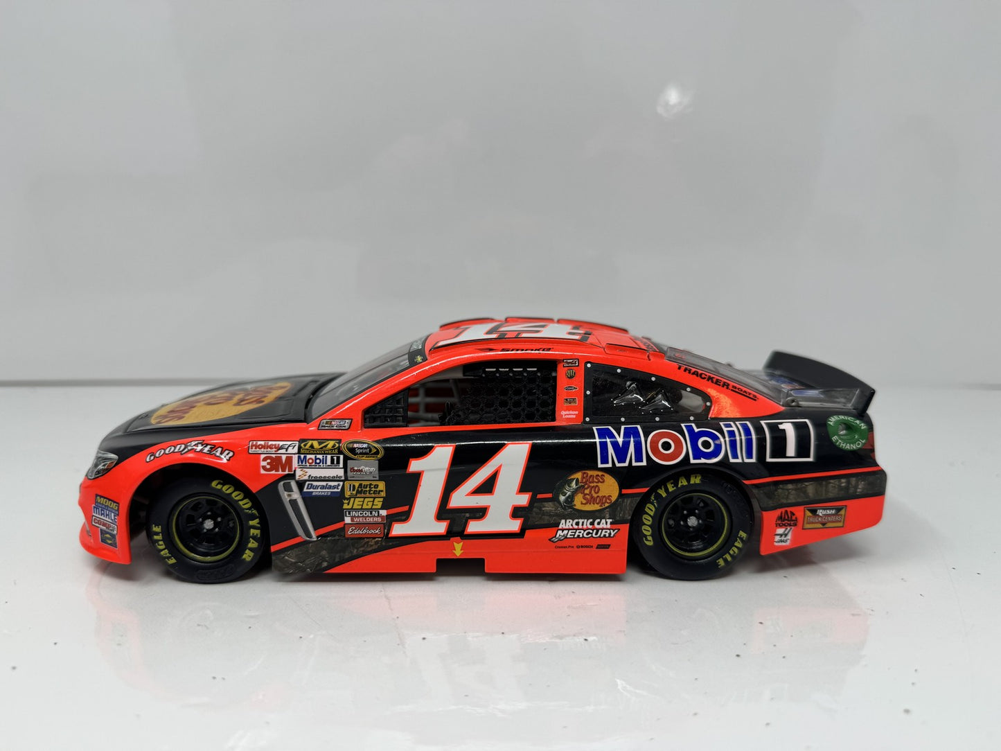 Lionel NASCAR Tony Stewart #14 Bass Pro Shops Orange 2013 Chevy SS 1:24 Diecast