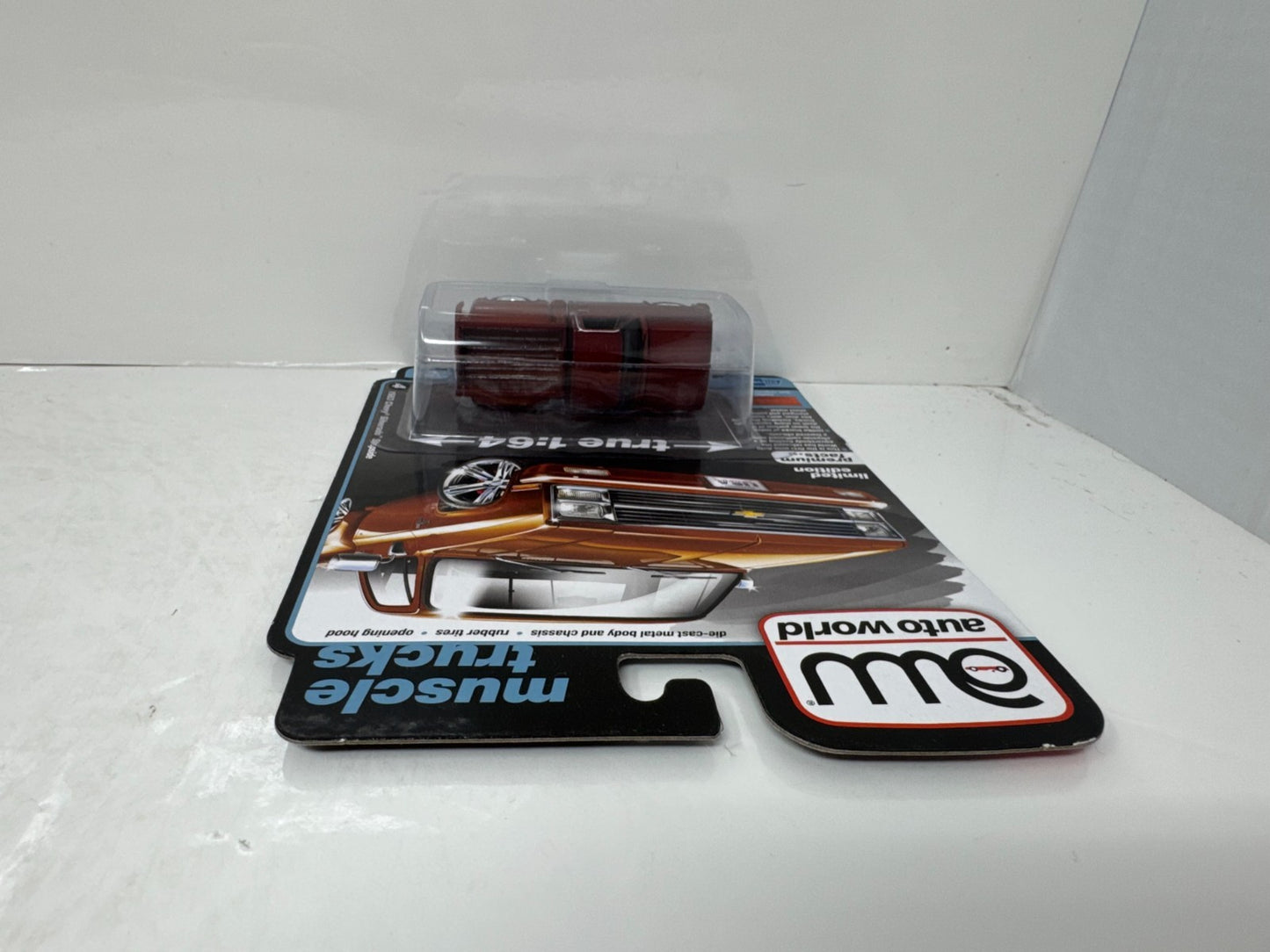 Auto World Muscle Trucks 1983 Chevy Silverado Stepside Brown 1:64 Diecast