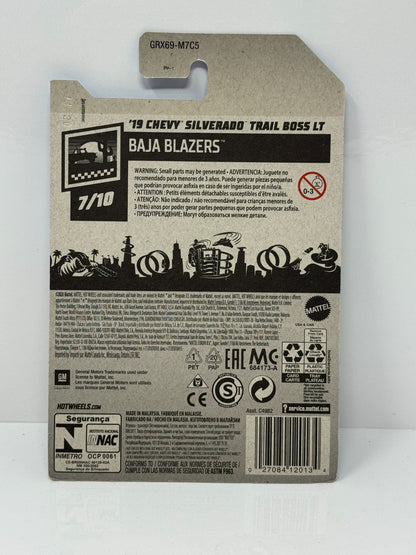 Hot Wheels Baja Blazers 2019 Chevy Silverado Trail Boss LT 1:64 Diecast