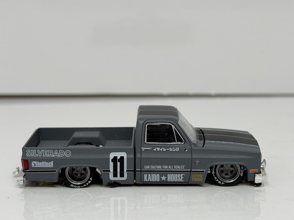 Kaido House Mini GT Chevrolet Silverado Kaido V2 1:64 Diecast