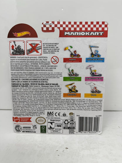 Hot Wheels Mario Kart Bowser Standard Kart + Bowser Kite 1:64 Diecast